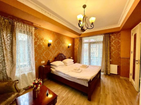 34 Silver Rooms